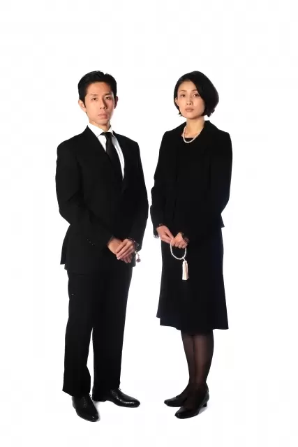 お葬式に礼服が無い場合は？代用できるものはある？の画像
